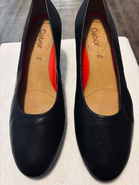 Brand New Fine Leather Heels By GABOR - Size 7.5 - Heel Height 2.5” - Box 1C